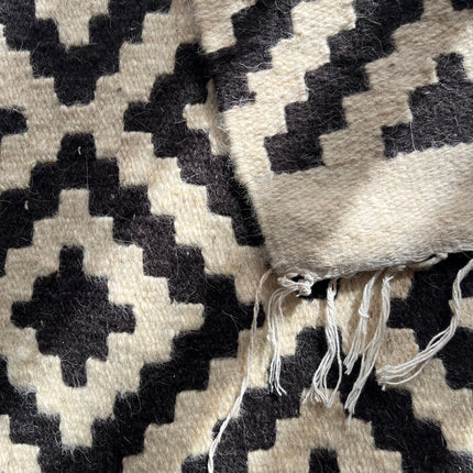 Mono Diamond Kilim